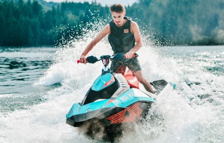 yuriy-bogdanov-llBnqbEIr5w-unsplash