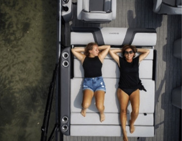 6 Image Showroom Gallery